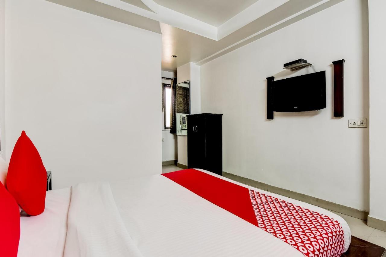 Oyo 7781 Hotel Sai International Нью-Дели Экстерьер фото