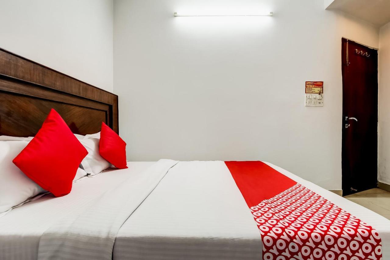 Oyo 7781 Hotel Sai International Нью-Дели Экстерьер фото