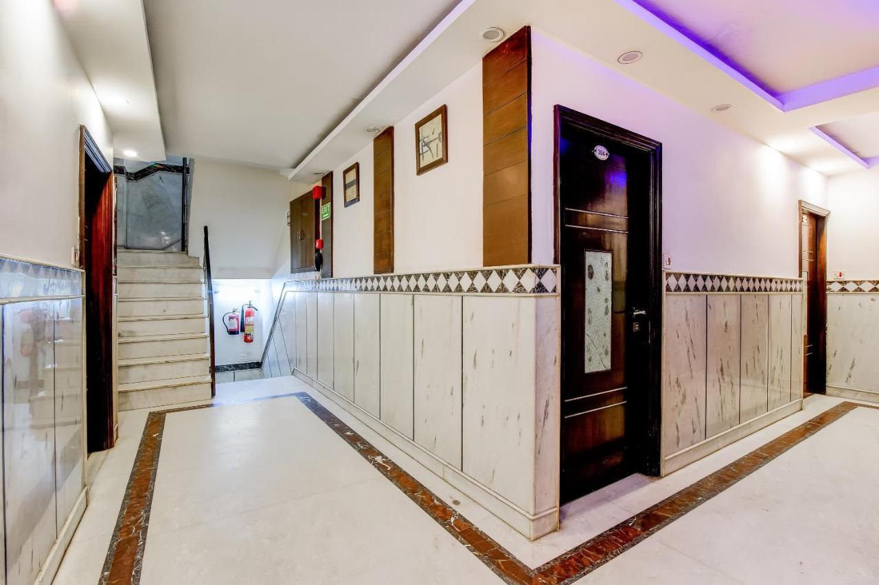Oyo 7781 Hotel Sai International Нью-Дели Экстерьер фото