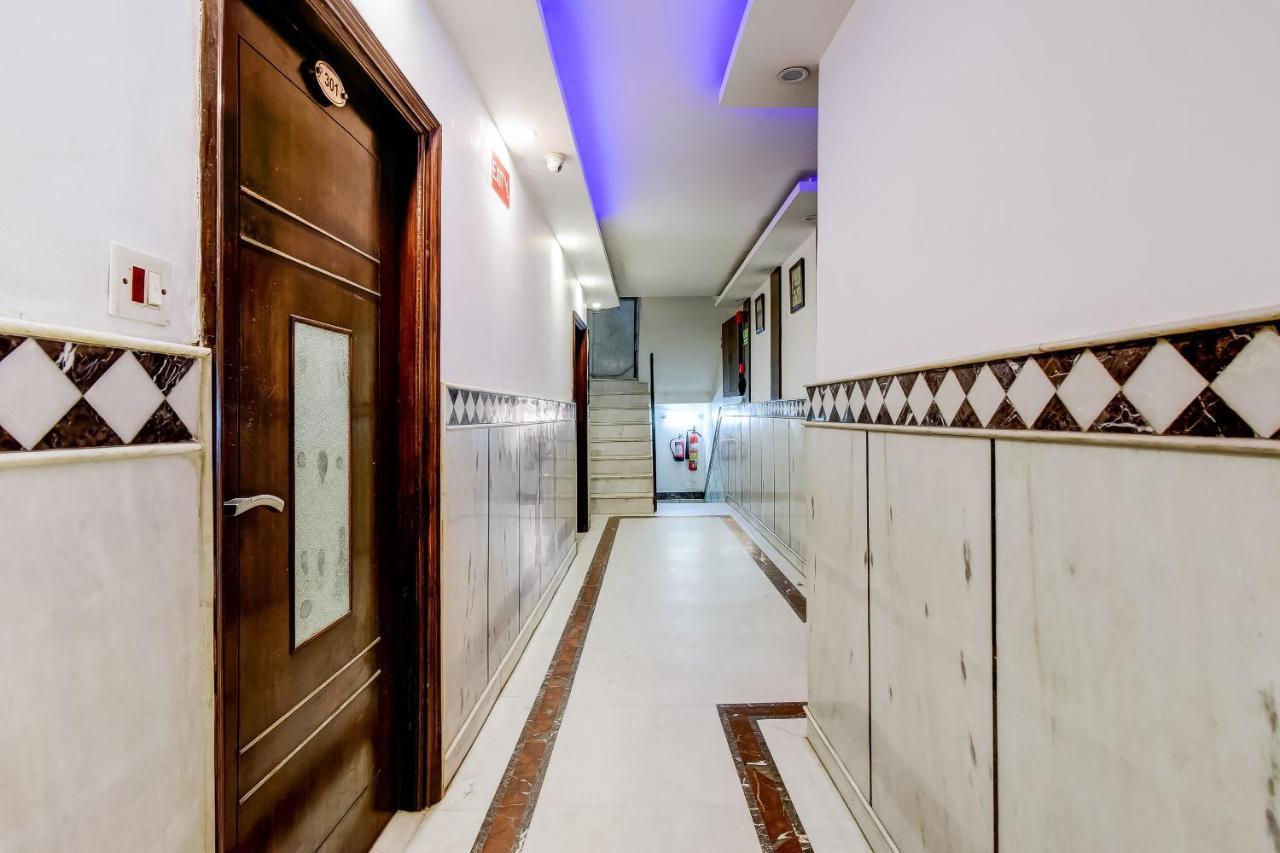 Oyo 7781 Hotel Sai International Нью-Дели Экстерьер фото