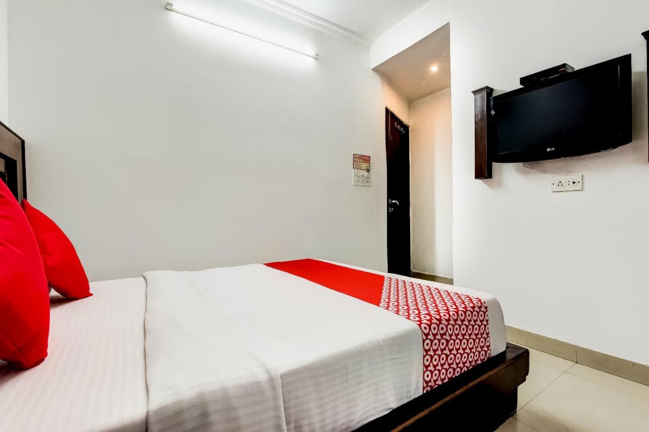 Oyo 7781 Hotel Sai International Нью-Дели Экстерьер фото