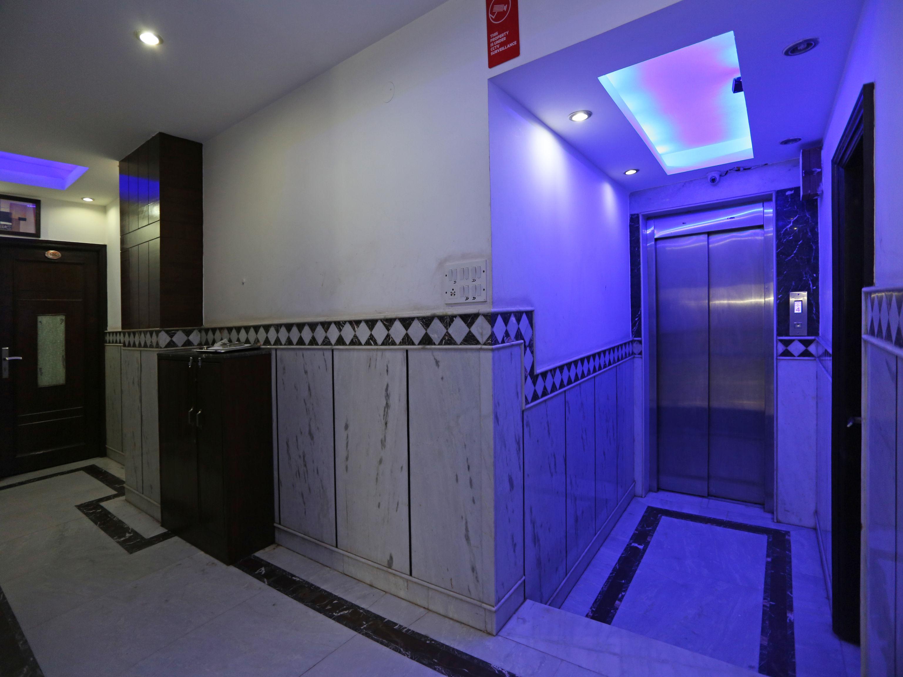 Oyo 7781 Hotel Sai International Нью-Дели Экстерьер фото