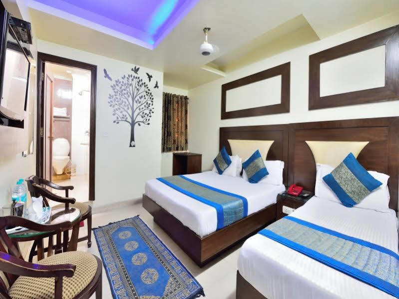 Oyo 7781 Hotel Sai International Нью-Дели Экстерьер фото